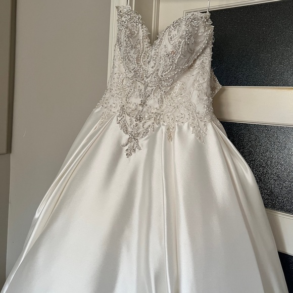 Kimora by Sottero and Midgley Wedding Dress - Picture 7 of 16